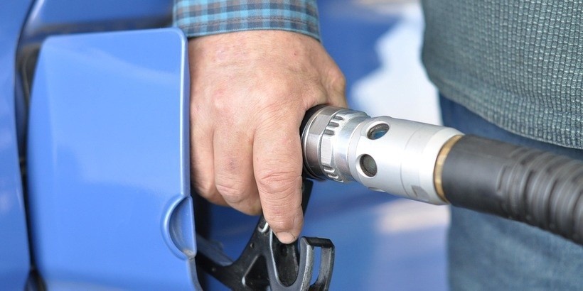 На заправках «Белоруснефти» подешевело топливо