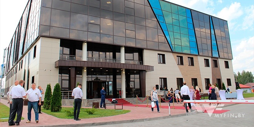 Чем выгоден и сколько стоит офис в бизнес-центре за городом?
