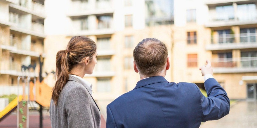 Без кухни, с навязчивыми хозяевами и завышенными ценами. Какое жилье арендуют белорусы в высокий сезон