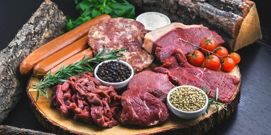 Сколько стоит мясо в Минске – большой обзор цен с Комаровки, из гипермаркетов и интернет-магазинов