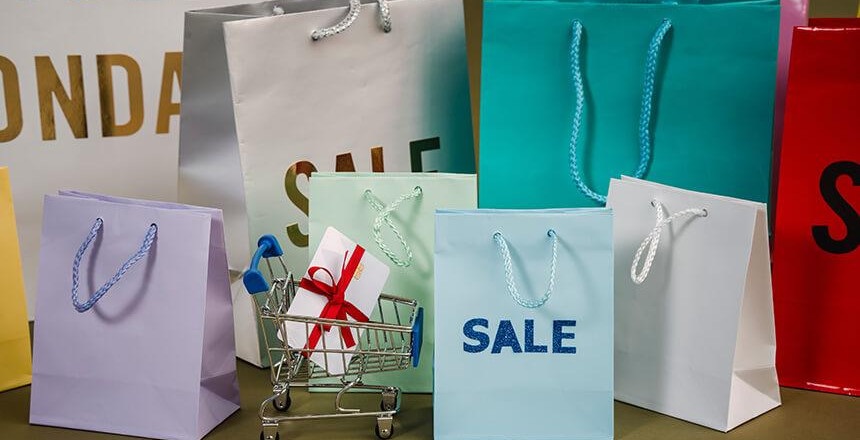 Сколько тратят и что покупают на распродажах белорусы — опрос накануне «Черной пятницы» 