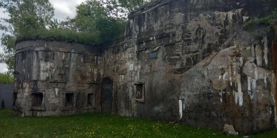 «Здание за 32 рубля в итоге продали за 60 тыс». Рассказываем о необычных архитектурных лотах