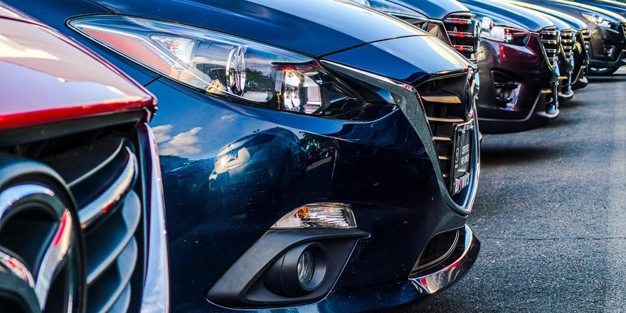 В Беларуси падение официального рынка легковых авто в сентябре превысило 90%