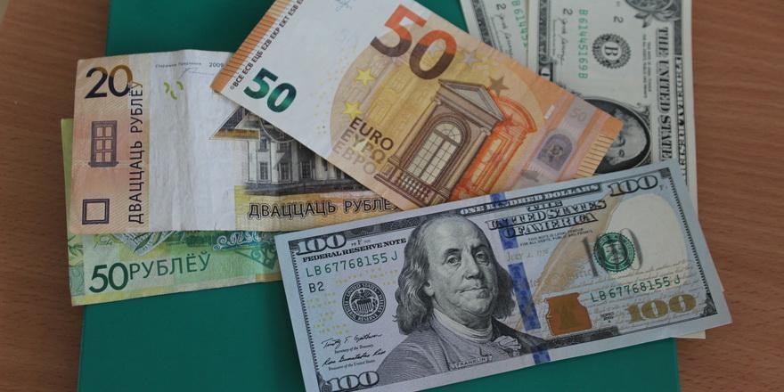 Доллар начинает проседать, потому что никому не нужен? Какие валюты будут более востребованными