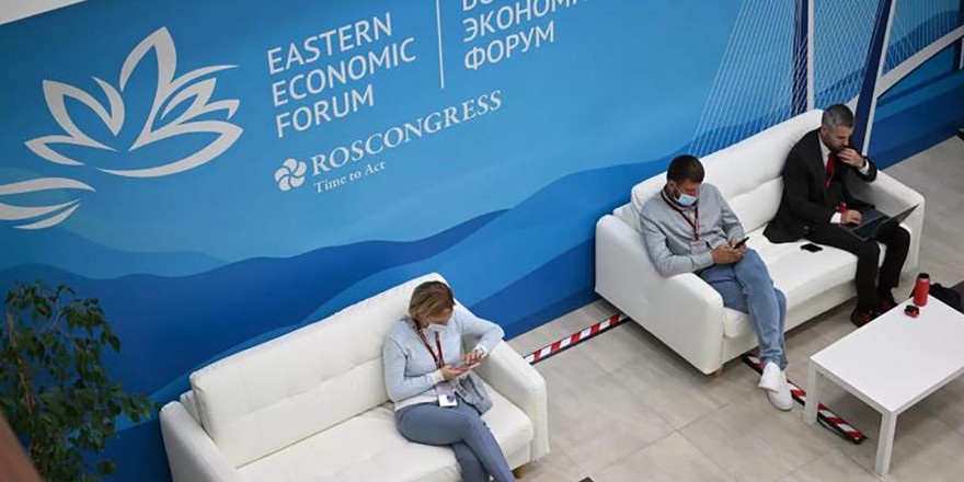 «Скоро появятся новые производства с участием "восточного" капитала»: старший банкир ВЭБ о развороте России на восток 