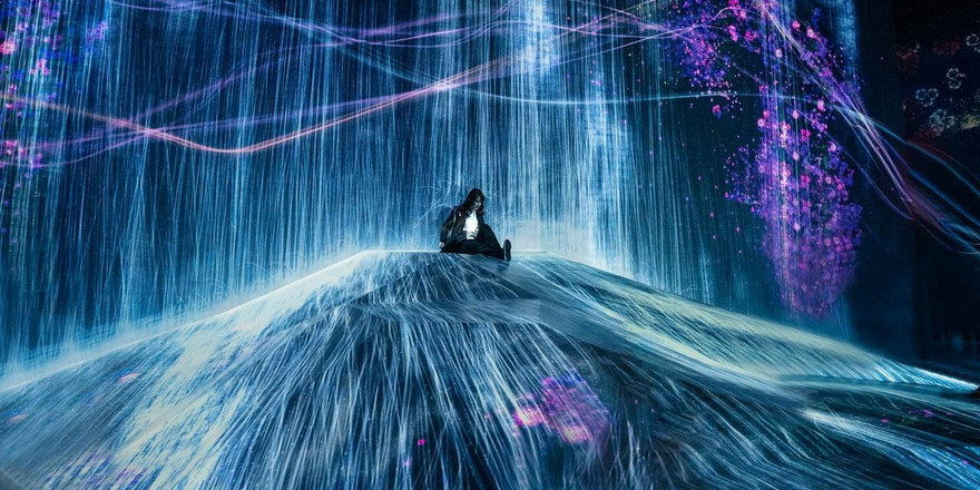 Сколько можно заработать и потратить в популярных метавселенных