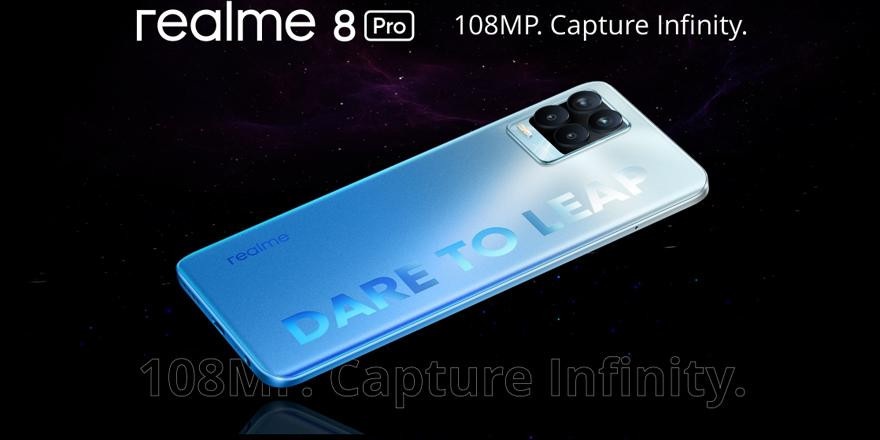 Началась продажа флагманских смартфонов realme 8 и realme 8 Pro, цена — от 769 рублей