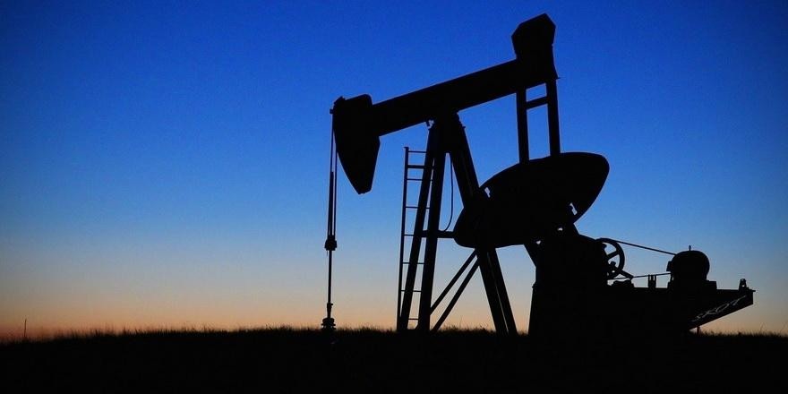 Цены на нефть начали восстановление. Доллар пока держится, евро уже подешевел