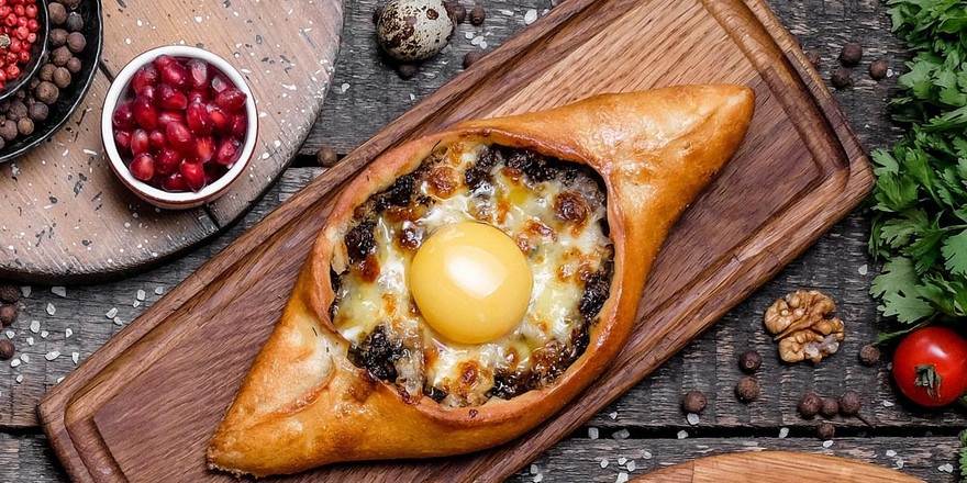 Готовим хачапури с мясом по грузинскому рецепту: во сколько обойдется кулинарный эксперимент