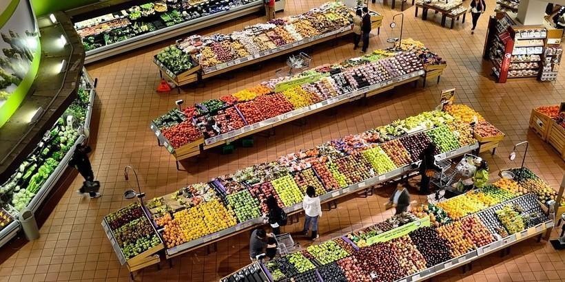 От мяса и яиц до бензина и телевизора. Как изменились цены в долларах за 10 лет