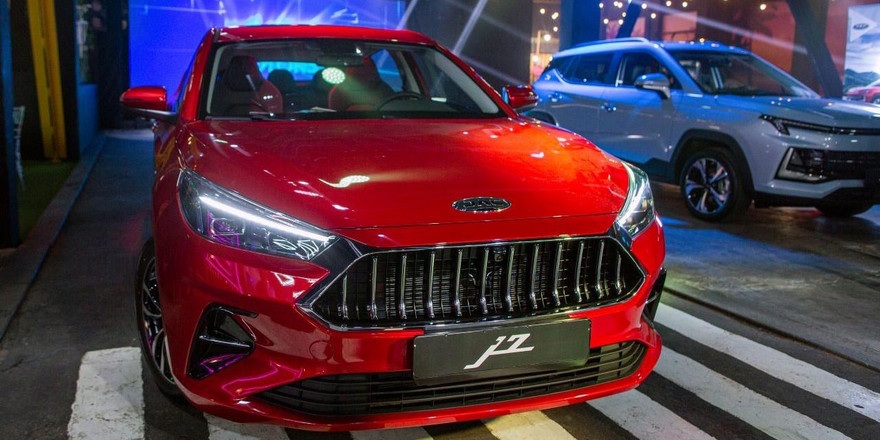 В Беларусь привезли первые китайские кроссоверы JAC: как они выглядят и что с ценами
