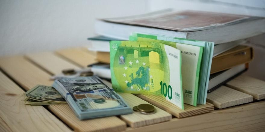 Цептер Банк меняет ставки по вкладам в долларах и евро