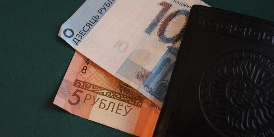 Для тех, кто верит в рубль: пять вкладов до полугода с самыми высокими ставками 