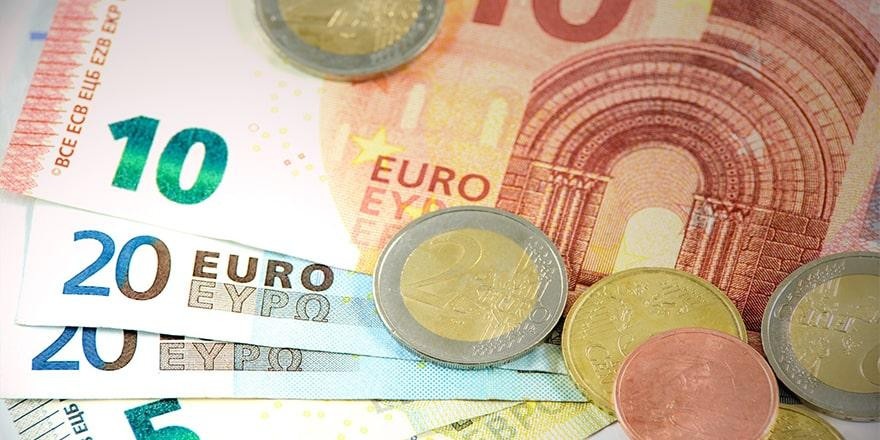 Доллар снова вырос, евро идет следом: узнайте курсы валют на 21 апреля 2020