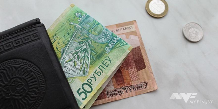 Социальным работникам увеличат заплату с 1 января