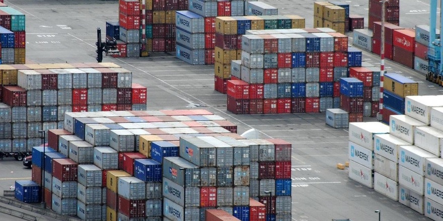 Два месяца высокого роста – а что дальше? Разобрали с экспертом перспективы внешней торговли