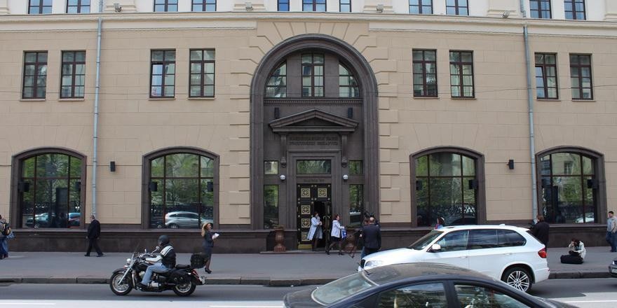 Нацбанк не дает деньги под низкие ставки: это новый августовский кризис? Мнение