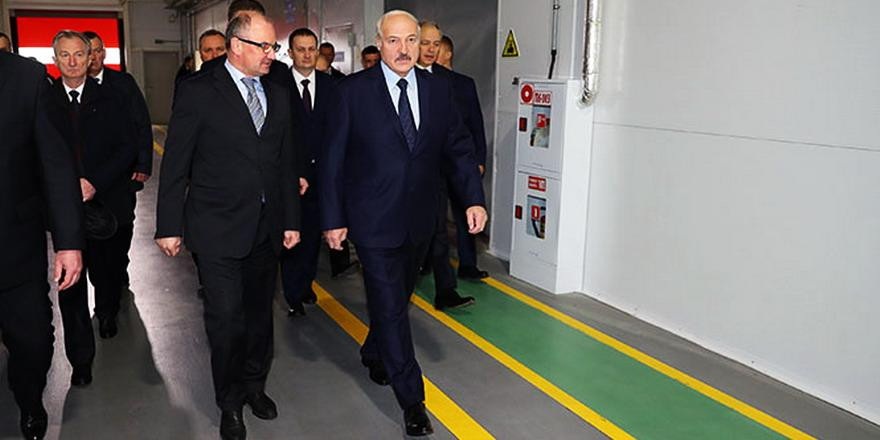 Лукашенко: если хоть одна компания выкинет на улицу людей, она вряд ли будет существовать в Беларуси