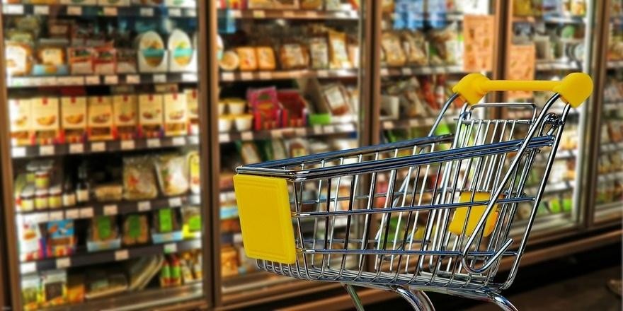 Можно ли сэкономить на скидках? Как за год изменились цены на акционные продукты в магазинах
