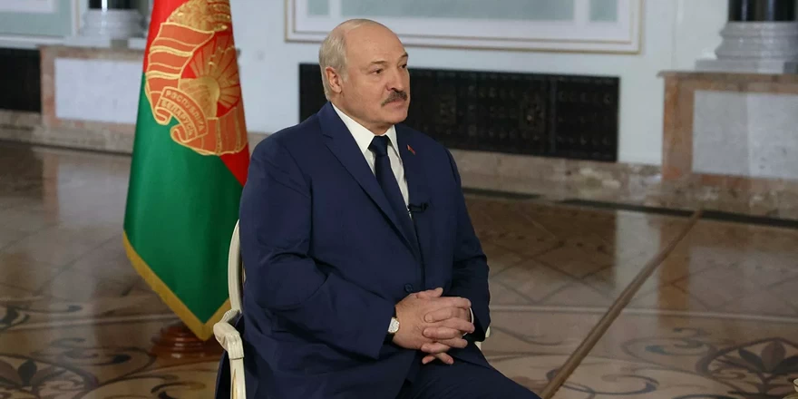 Лукашенко пообещал остановить транзит энергоносителей, если Польша закроет границу
