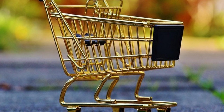 Заметили дефицит товаров в магазинах – вот куда можно звонить