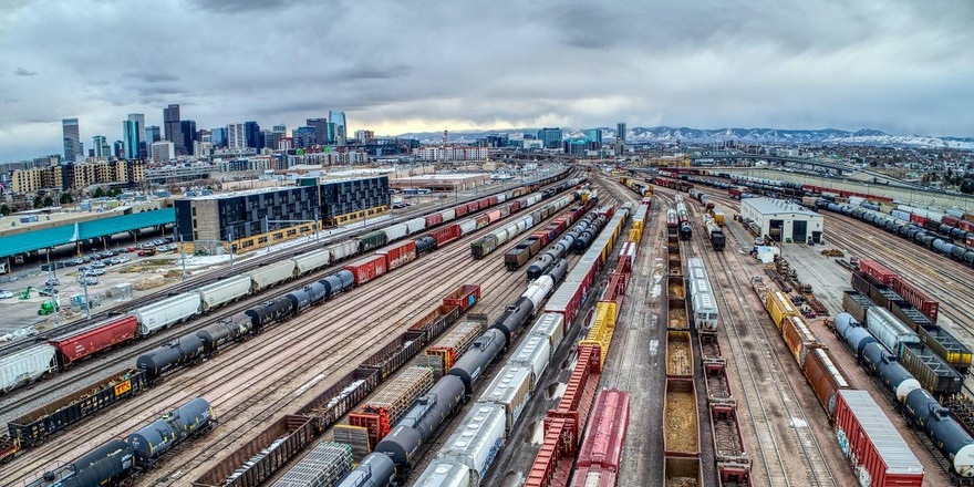 Властям США удалось предотвратить крупную забастовку железнодорожников – их зарплаты вырастут на четверть