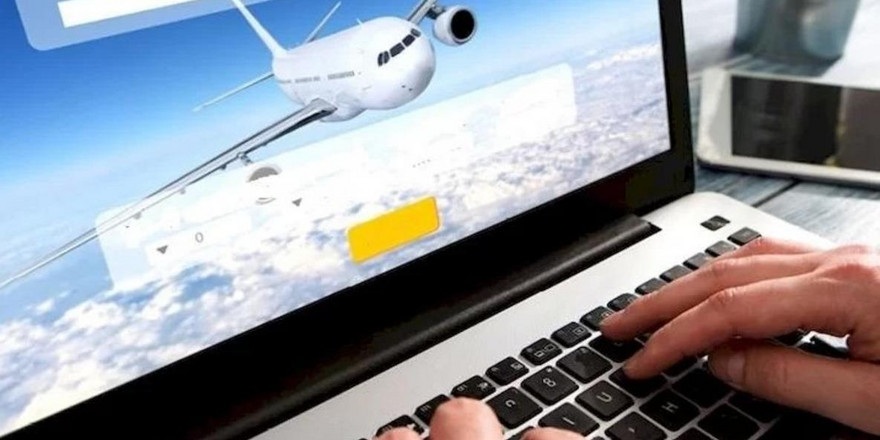 Белорусы стали больше тратить на авиабилеты и бронирование отелей