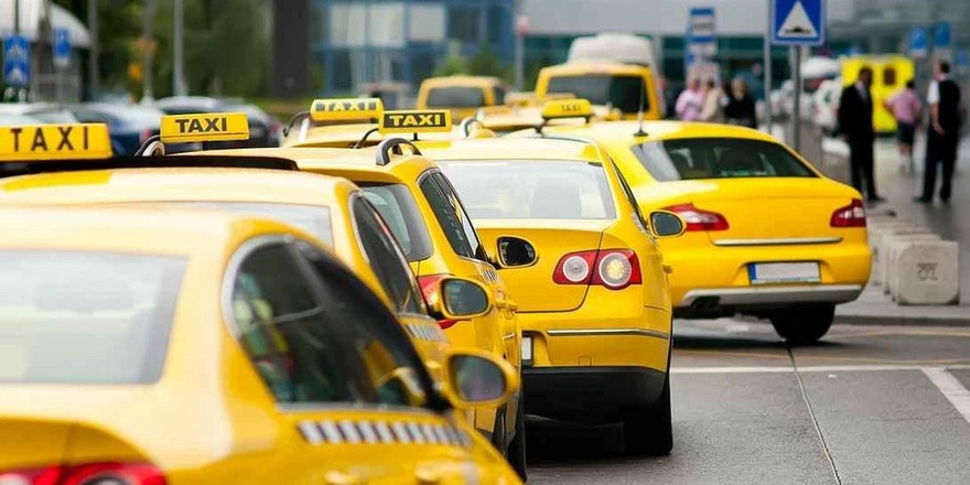 В Беларуси cоздадут госреестр такси и маршруток: что изменится в работе перевозчиков?