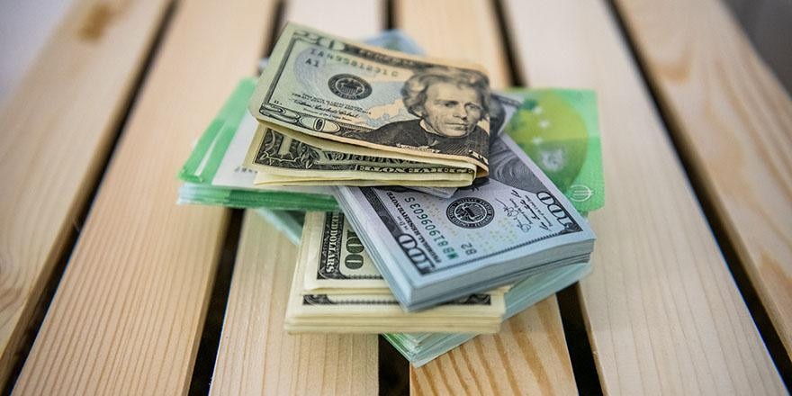 Курсы валют на 18 марта 2021: доллар подрос, евро идет следом