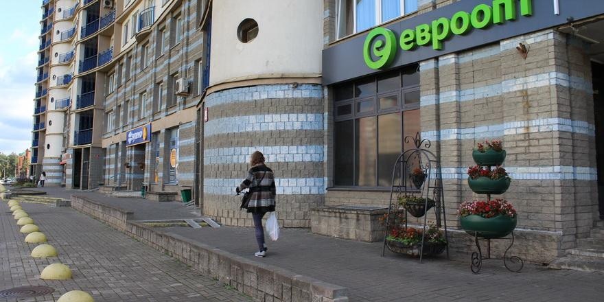 Мощные санкции примут не раньше весны, но девальвация все равно продолжится – мнение