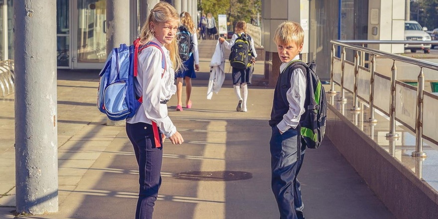 На рюкзаки и ранцы наценка достигала 470%: что еще нашли МАРТ после проверки магазинов