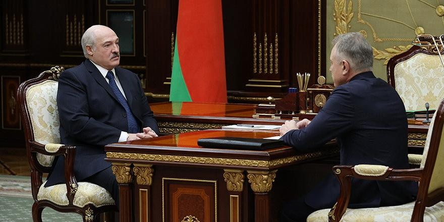 Лукашенко потребовал создать профсоюзы во всех частных компаниях. До конца года