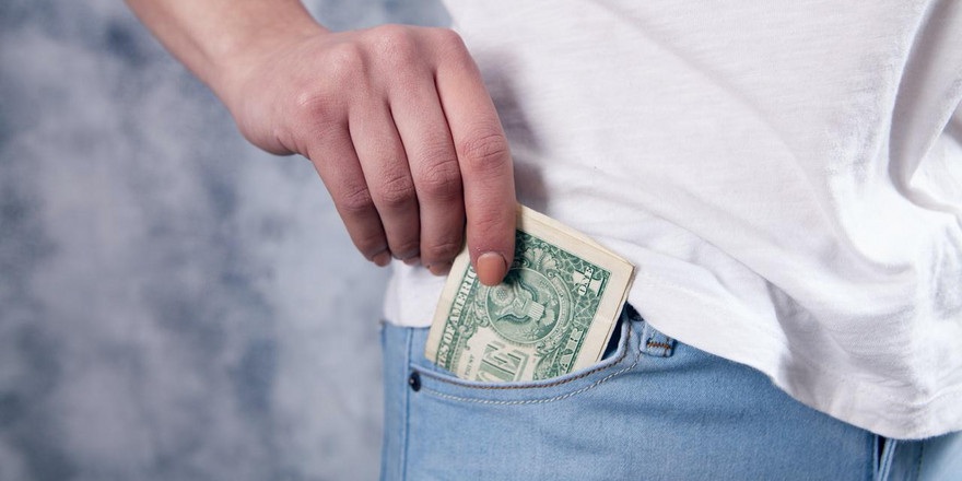 Прогноз по валютам: евро сравнялся с долларом, но это ненадолго. Каких курсов ждать?