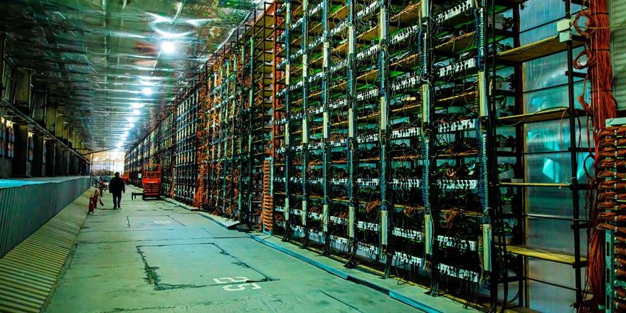 В России берут криптовалюты под контроль. Что поменяется?