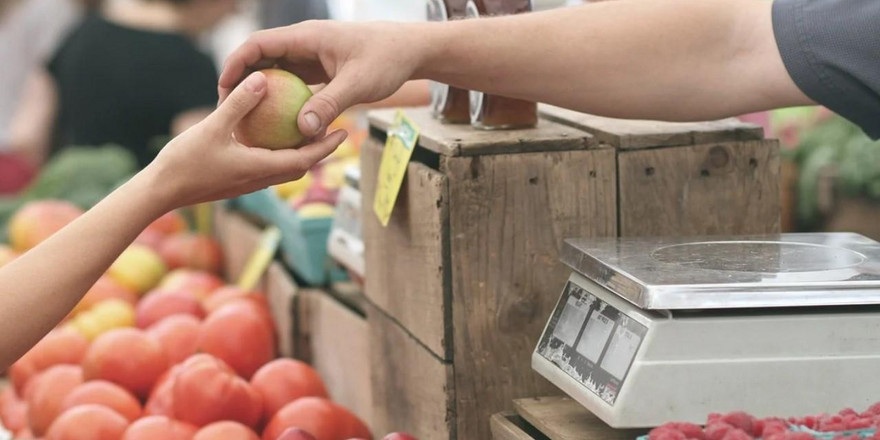 Торговать продуктами на рынках можно будет без касс до 2023 года