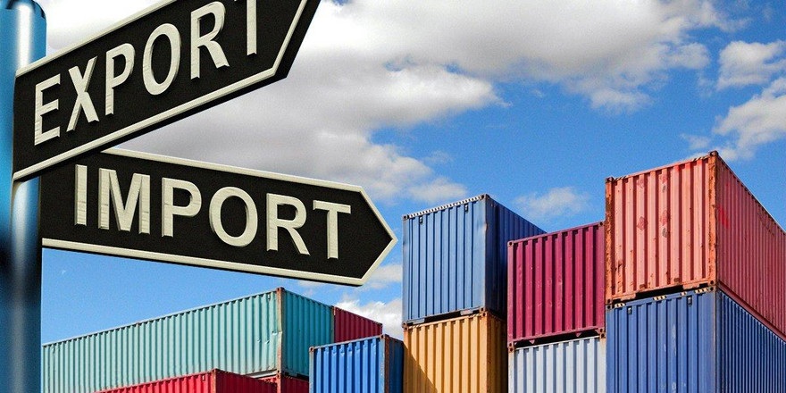 Сальдо осталось отрицательным: итоги внешней торговли товарами