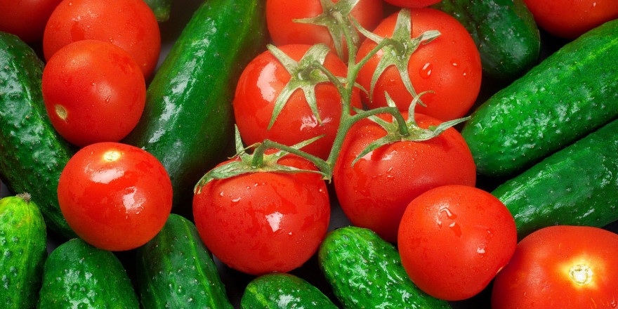 Почему на прилавках нет белорусских огурцов и помидоров и когда они появятся?