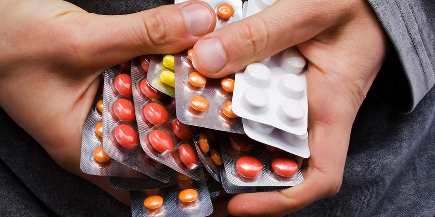 «Не знаю, как бы я выживала, если бы не работала»: сколько денег пенсионеры тратят на лекарства