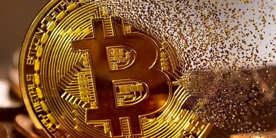Биткоин при падении обновил десятимесячный минимум