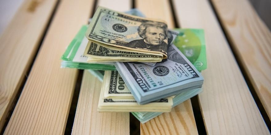 Курсы валют  на 17 февраля: курс доллара – 2.5902, курс евро – 3.1277, российский рубль – 3.5148