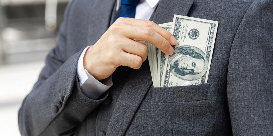 Сырьевые магнаты, инвесторы и экс-банкиры: топ-10 самых обедневших в 2022 году российских миллиардеров