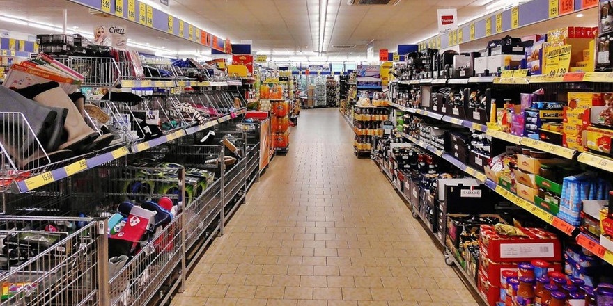 Продаж в рознице стало меньше – смотрим, на сколько