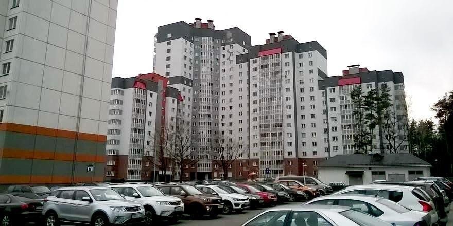 В налоговой посчитали, сколько белорусов с двумя и более квартирами платят налог