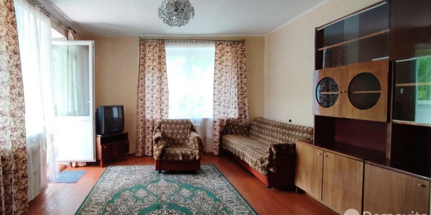 «Цены в $150 остались в марте»: что происходит на рынке арендной недвижимости перед началом учебного года 