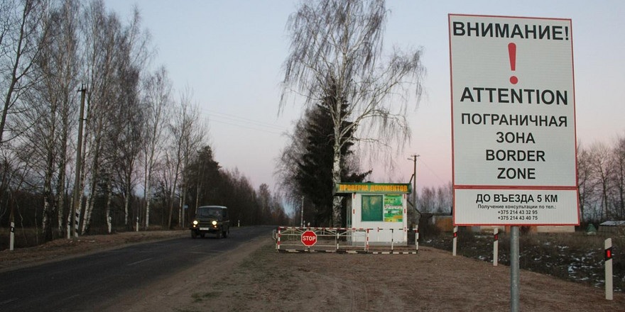 В Беларуси убрали возможность бронировать время пересечения границы и ввели платное ожидание въезда в пункты пропуска