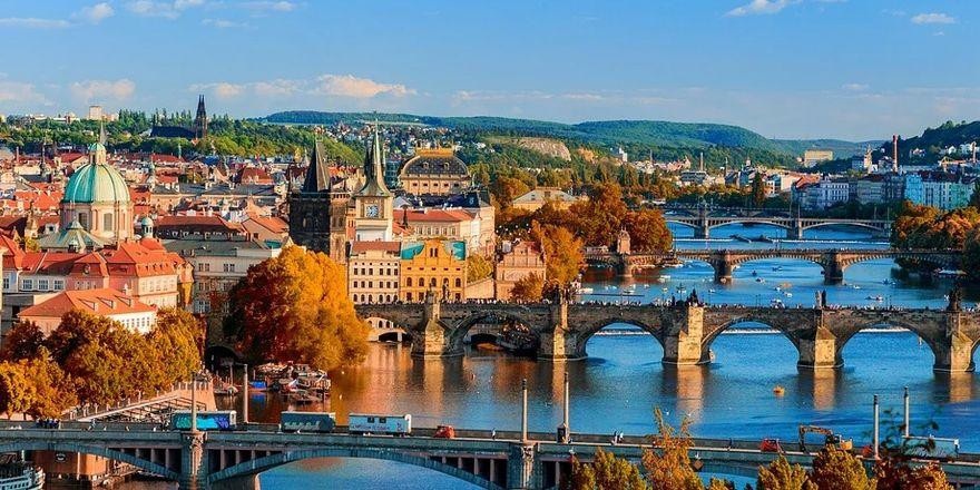 Чехия первой в ЕС открыла границы и разрешила свободное передвижение после карантина