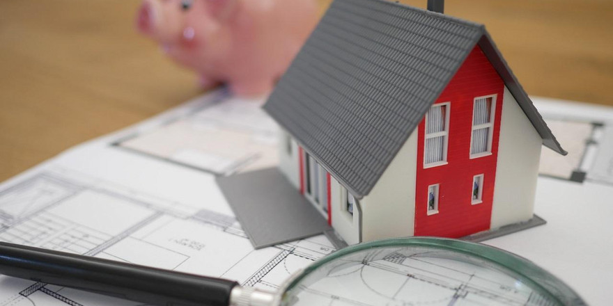 Камбэк льготных кредитов на жилье и новые тарифы на переводы. Банковский обзор