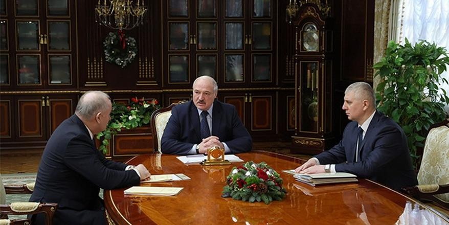 Лукашенко ориентирует банки на кредитование реального сектора, но без «воздушных денег»