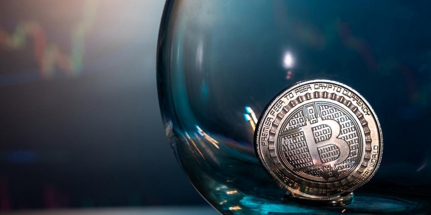 «Черный вторник» на рынке криптовалют: как инвесторы потеряли за сутки более $700 млн