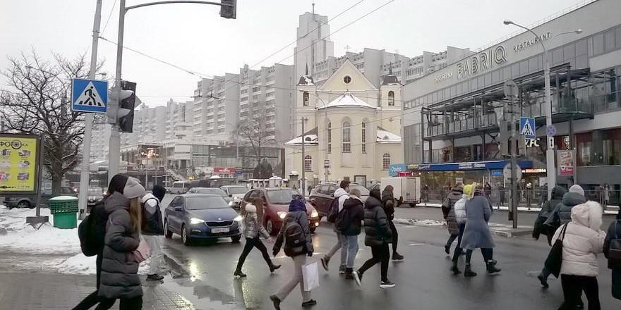 «Авторынок откатился в 2017 год». Какие машины покупали белорусы весь прошлый год